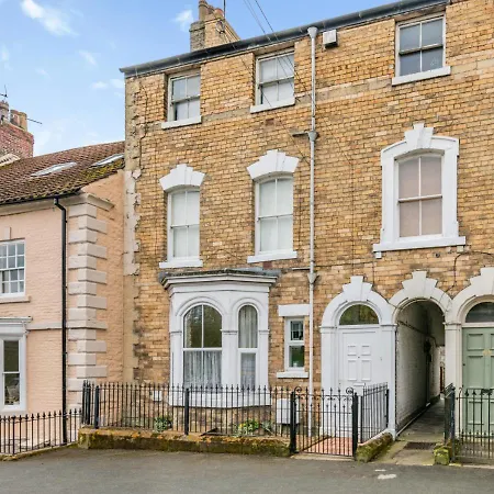Potter Hill Apartment Pickering